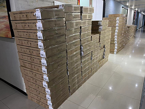 Delivery 1000W LED Solar Street Outdoor Light